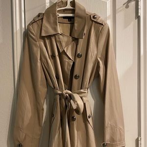 Women’s trench coat by ViaSpiga
